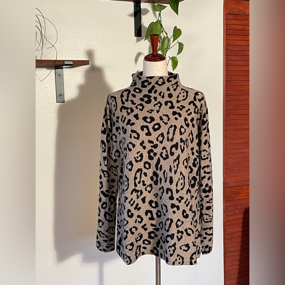 Cashmere leopard print sweater